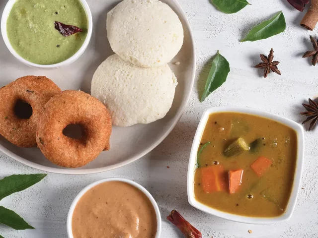 Indian Vegetarian Street Food: Best Dishes & Where to Try Them